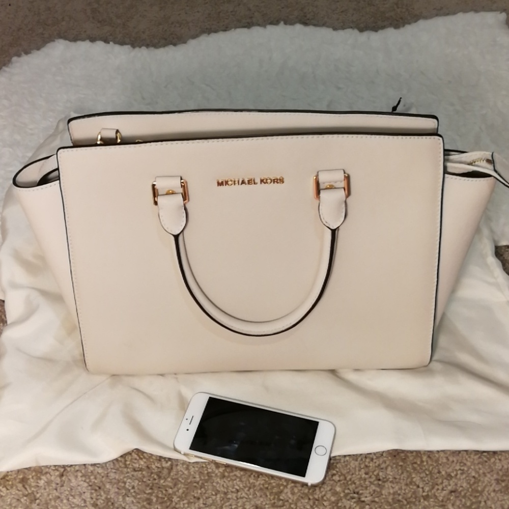 Michael Kors Satchel Selma